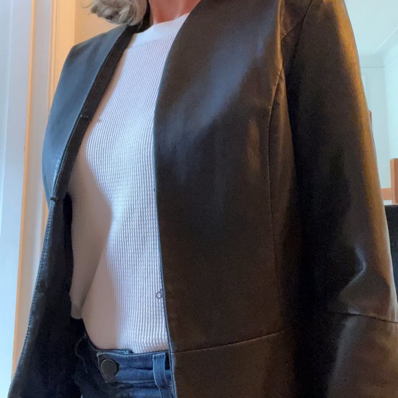 Dressy Cropped Leather Jacket - Picture 3 of 4